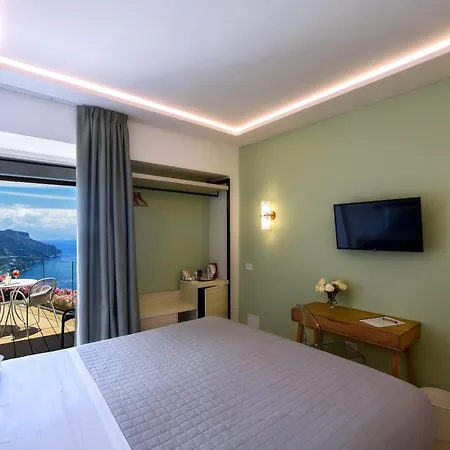 Garden 3* Ραβέλλο