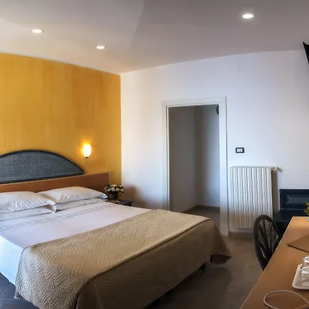 Garden 3* Ραβέλλο