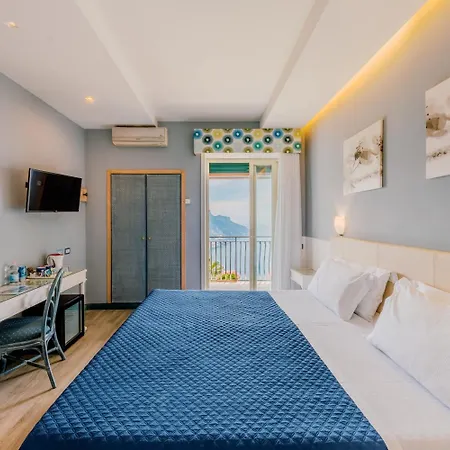 Garden Hotel 3*