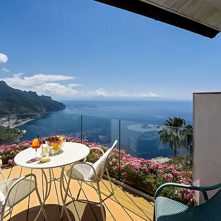 Garden Hotel 3*